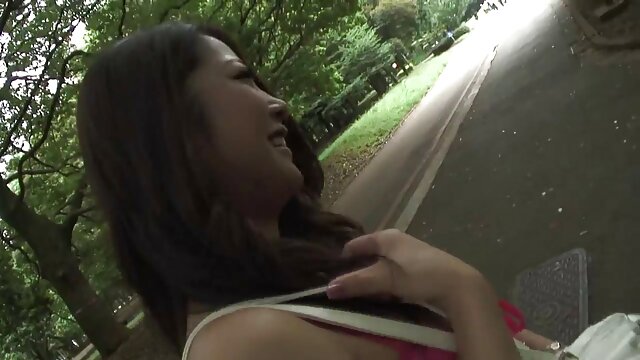 タイトなお尻で犯さクラルは彼女の口の中で新鮮なザーメンを取得します h 動画 鈴木 一徹